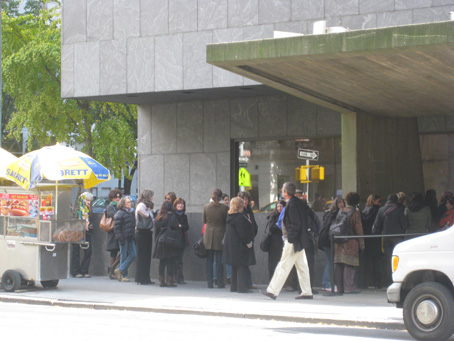 Crowd waiting for Whitney Museum to open on November 6, 2009