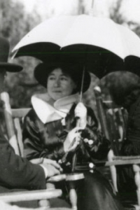 Bessie Love and Alice Guy Blache on set of Her Great Adventure
